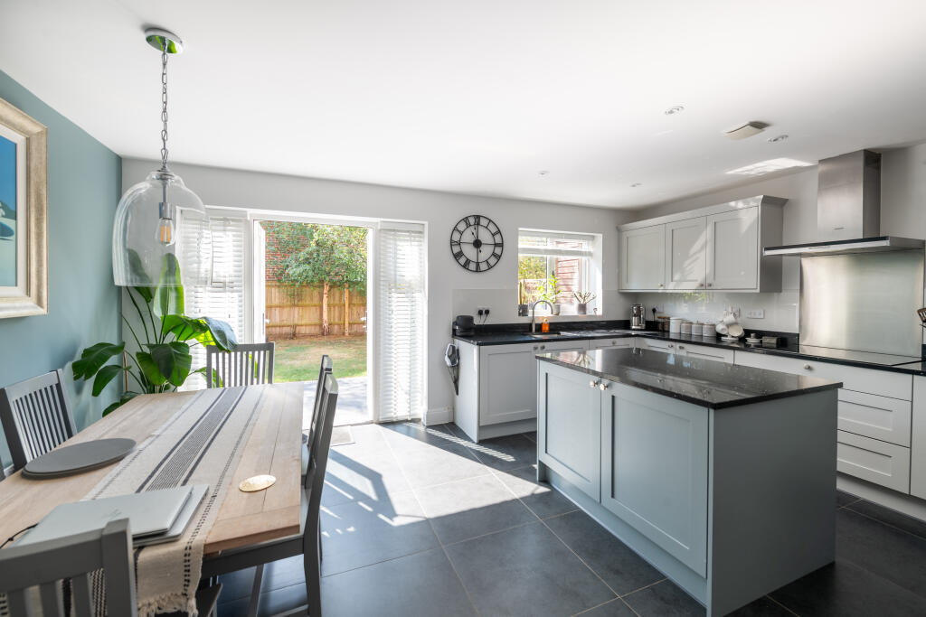 House in Redhill - View 4