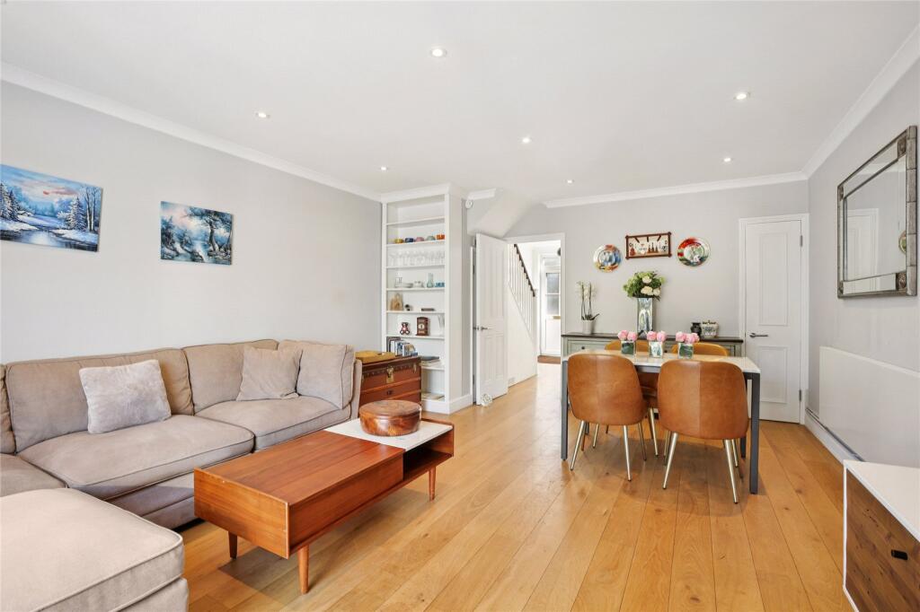 House in London, Shepherd's Bush - More