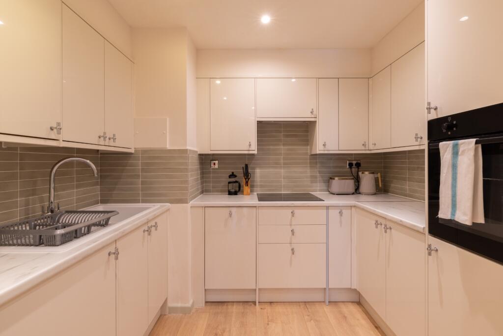 Apartment in London - More