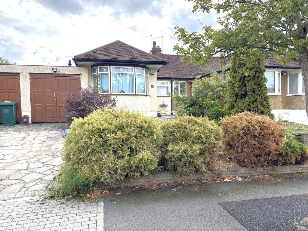 Main image of property: Connaught Avenue, East Barnet, EN4