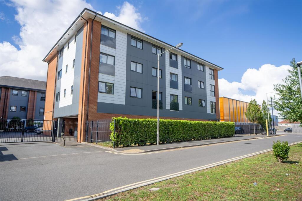 2-bed flat on Whitby Road, Slough SL1, £345,000