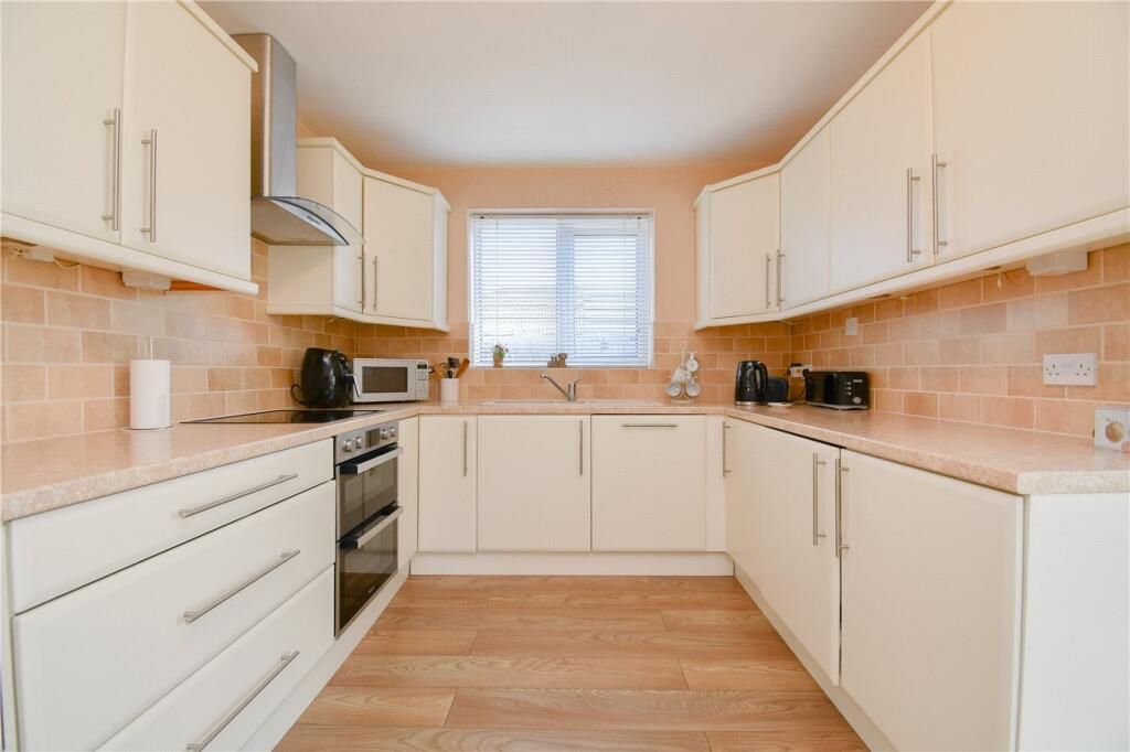 Somerset Road, Pensby, Wirral photo 4