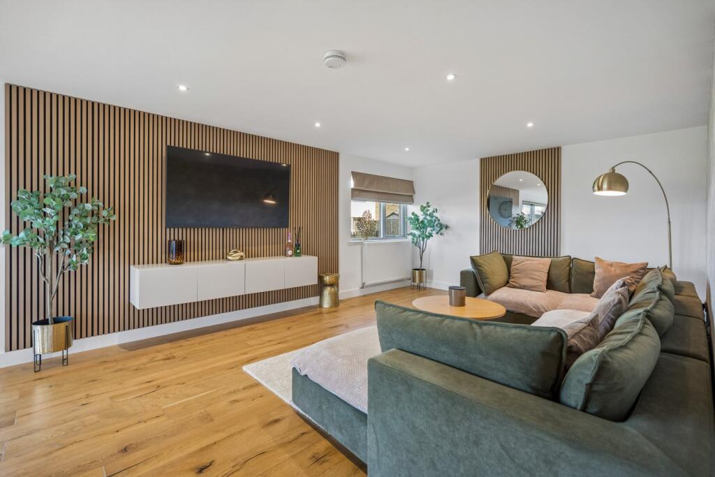 Apartment in Perth - View 4