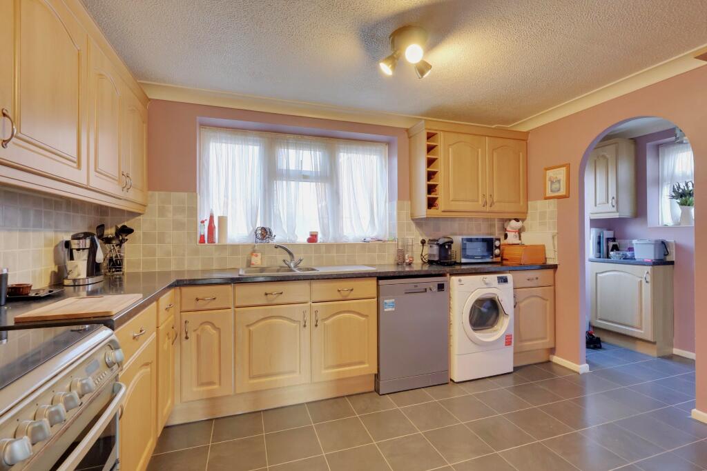 Cottage Close, Denmead photo 3