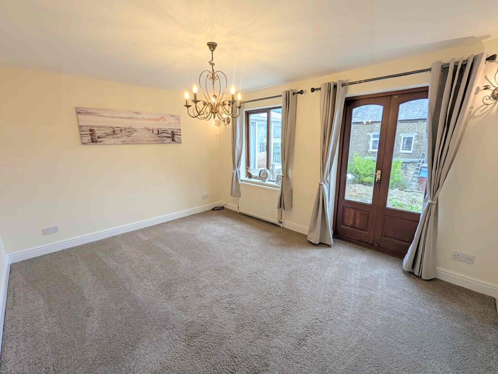 3 Earl Terrace, Ovenden, Halifax, HX3 5PU photo 4