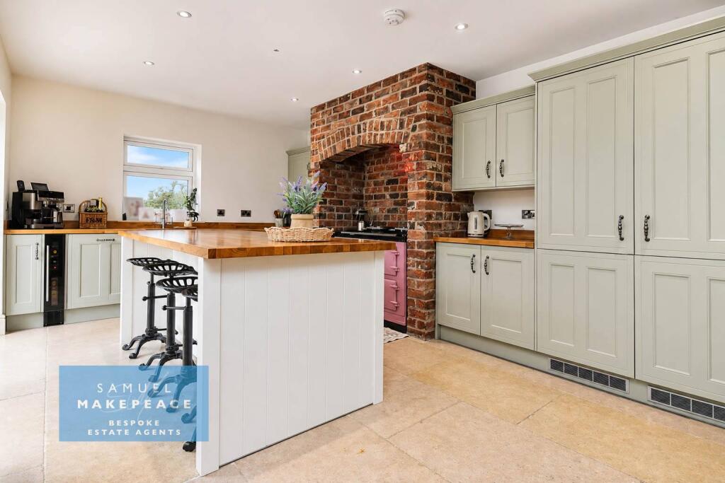 House in Stoke-on-Trent - View 3
