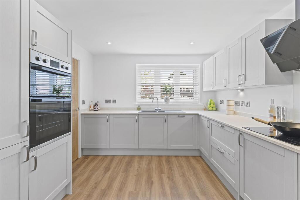 House in Tonbridge - More