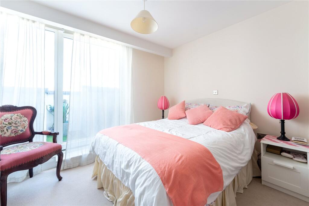 Apartment in Brighton - View 5