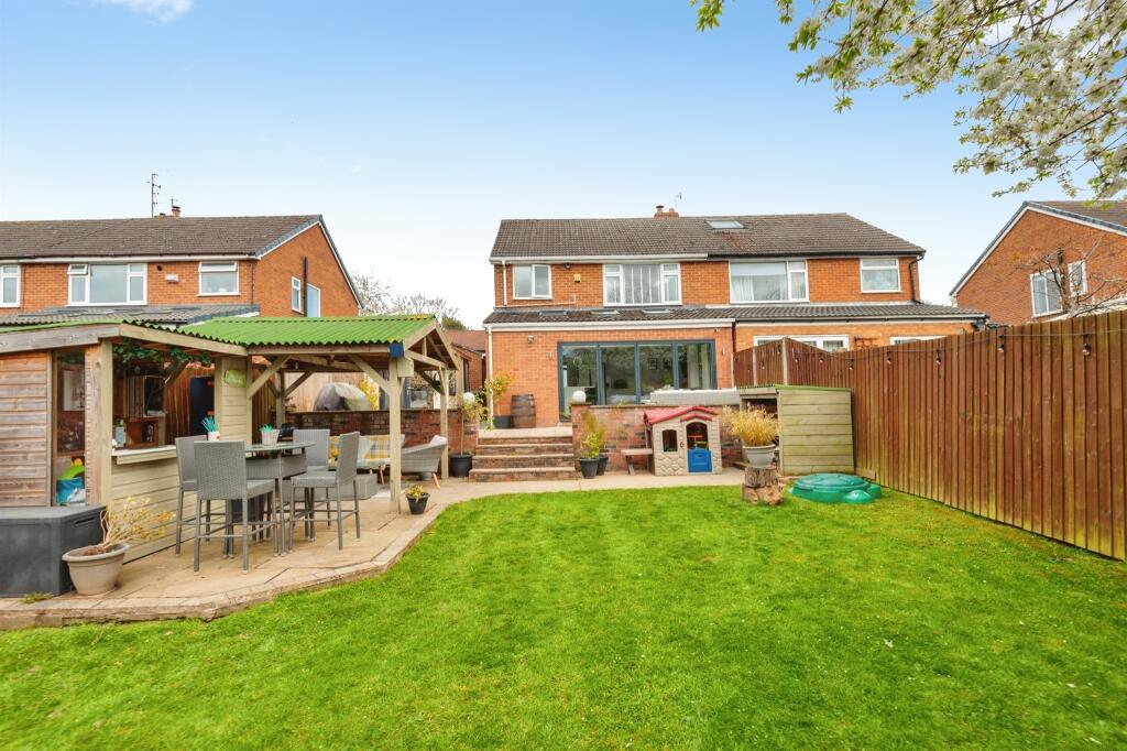House in Prenton, Liverpool City Region - View 3