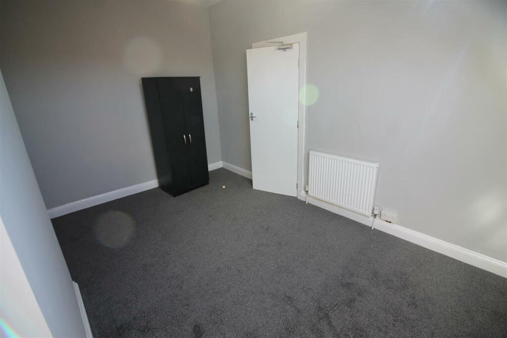 6 bedroom house for rent