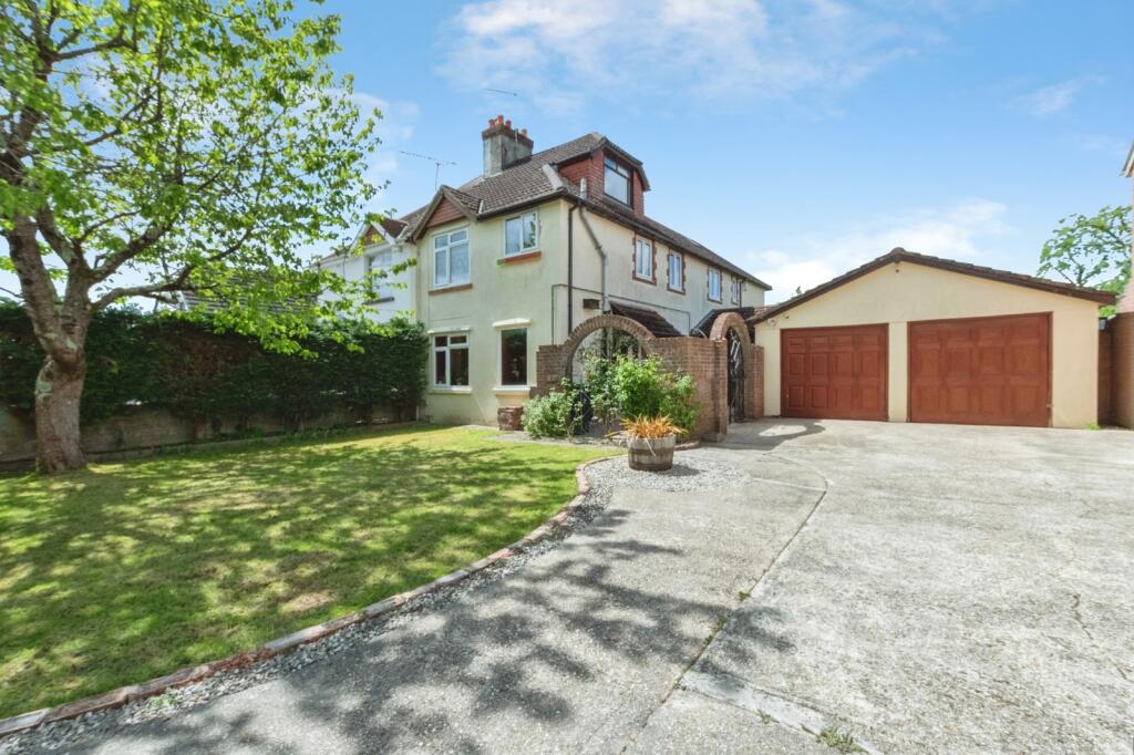 Main image of property: Dewlands Road, Verwood, Dorset, BH31