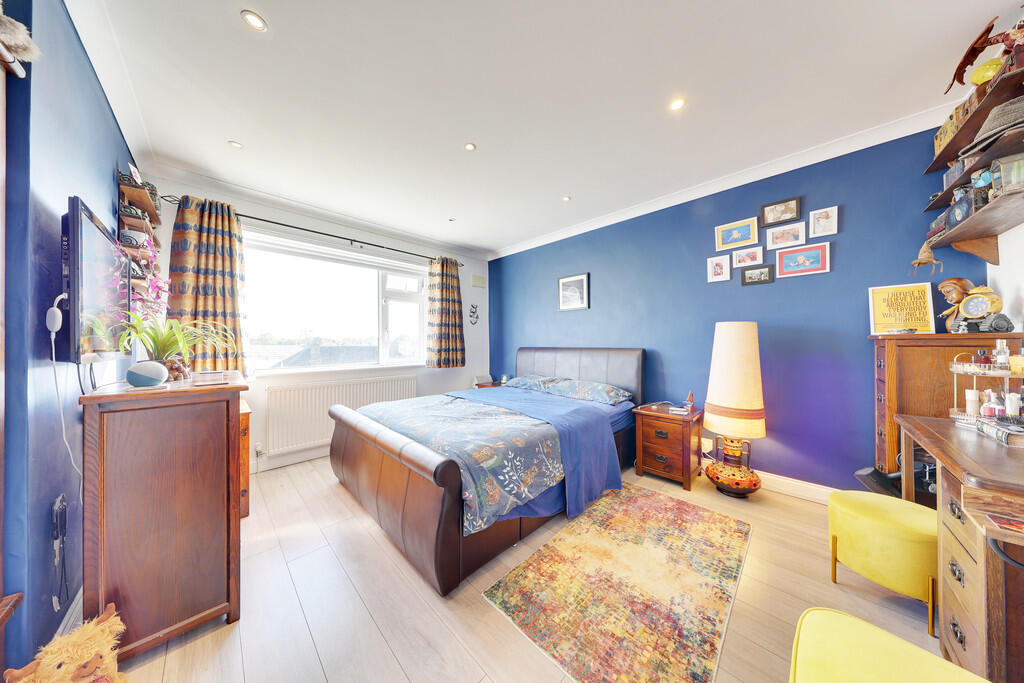 House in Orpington, Leesons, St Paul's Cray - More