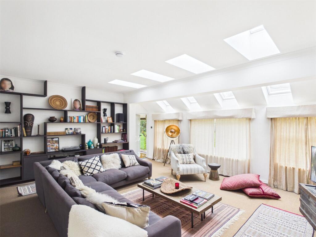 House in Northampton - View 4