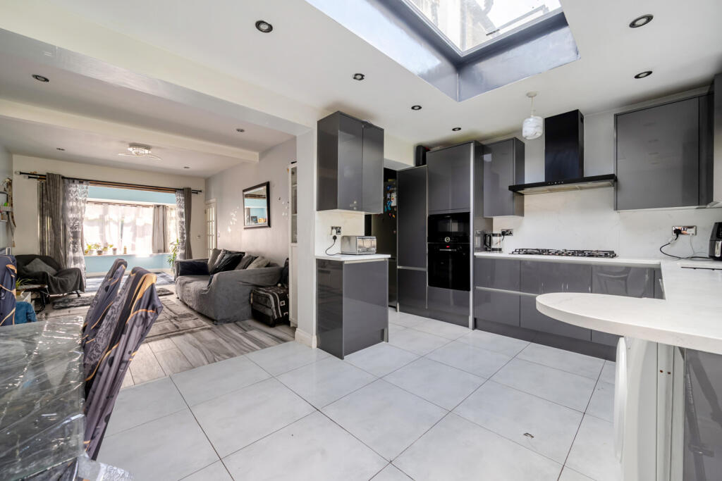 House in Bromley - View 4