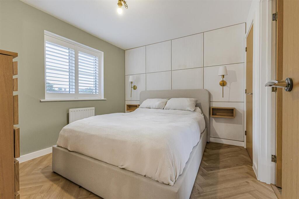 House in Tonbridge and Malling, Isles Quarry West, Borough Green - View 5