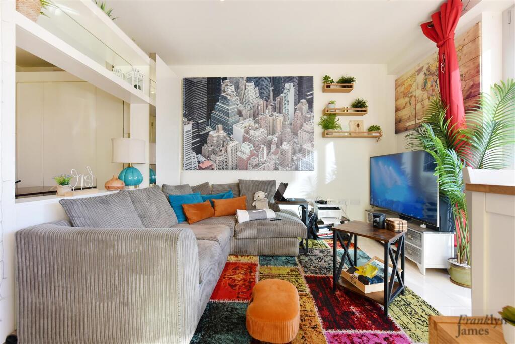 Main image of property: Baltimore Wharf, London, E14