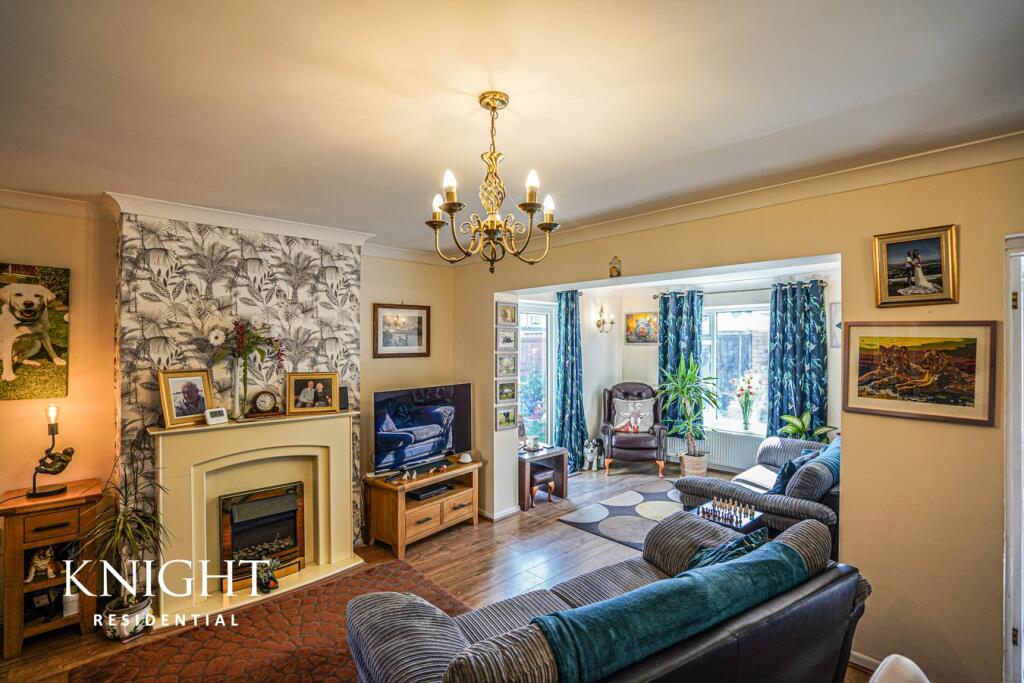 Ashbury Drive, Marks Tey, Colchester, CO6 photo 3
