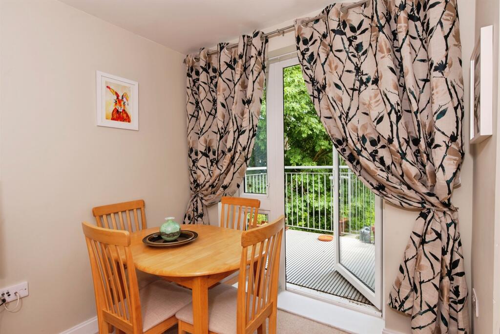 Apartment in TROWBRIDGE - More