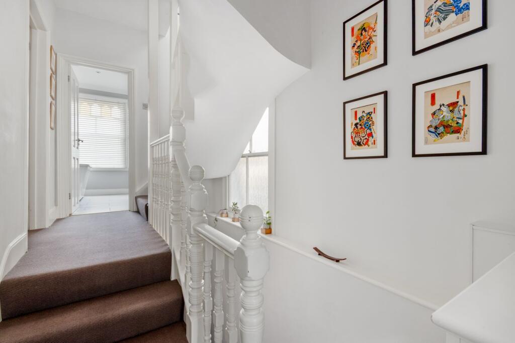 Apartment in London - More