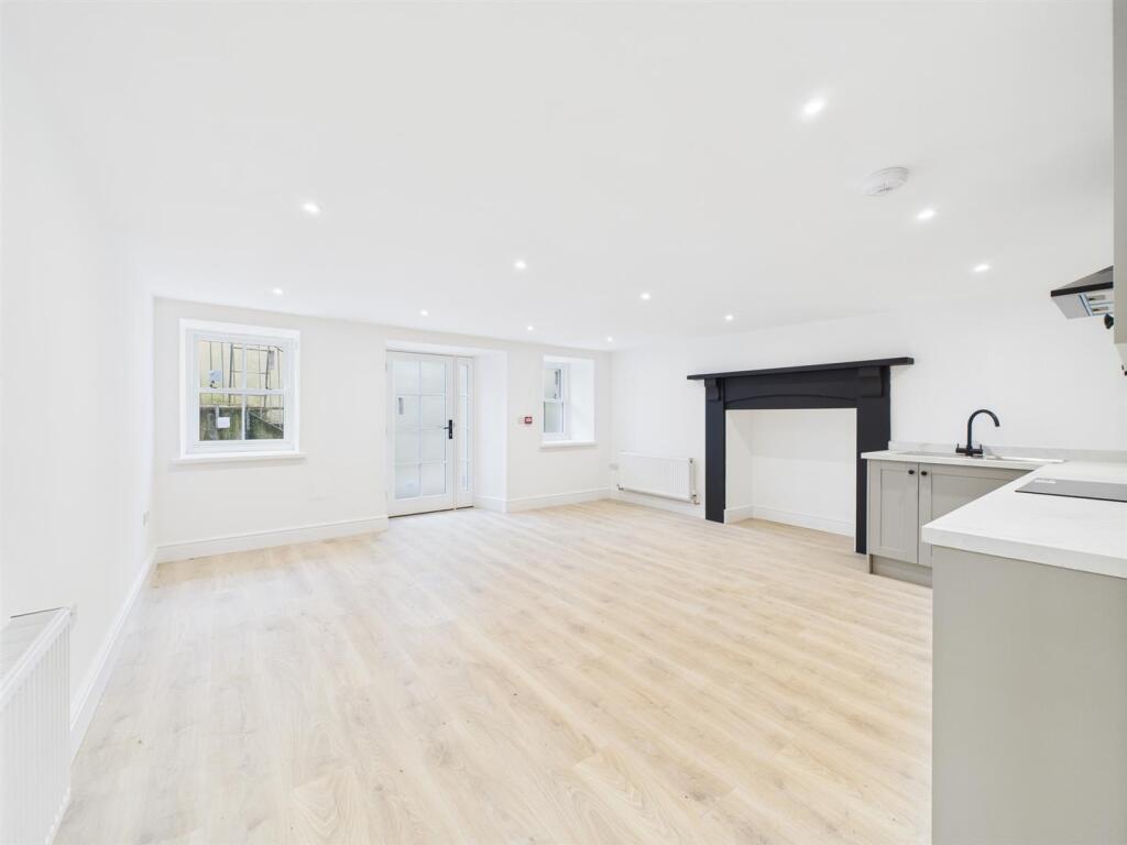 Friendship Lane, Ilfracombe photo 2