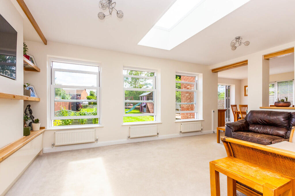 Windmill Banks, Higham Ferrers - View 5
