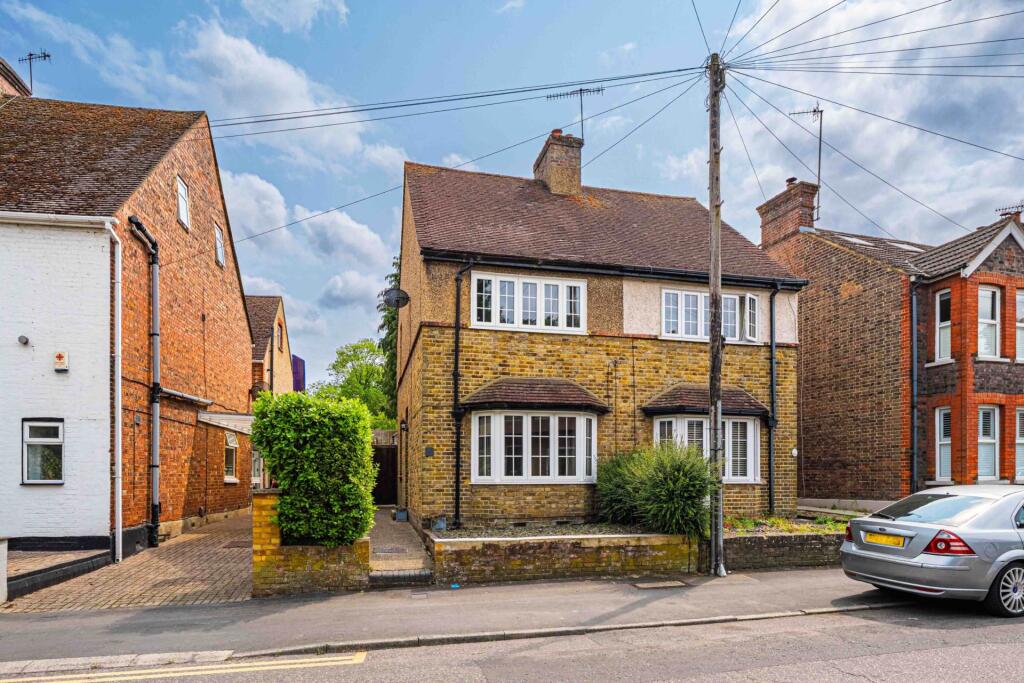 Main image of property: Rucklers Lane, Kings Langley, Hertfordshire, WD4