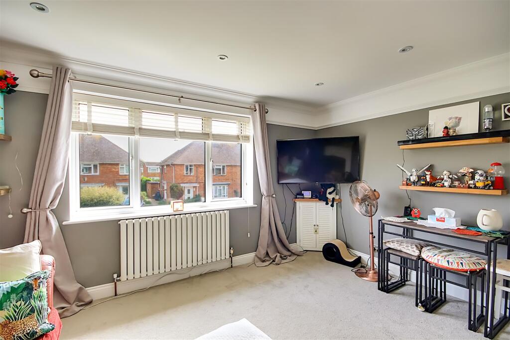 Harefield Avenue, Worthing photo 4