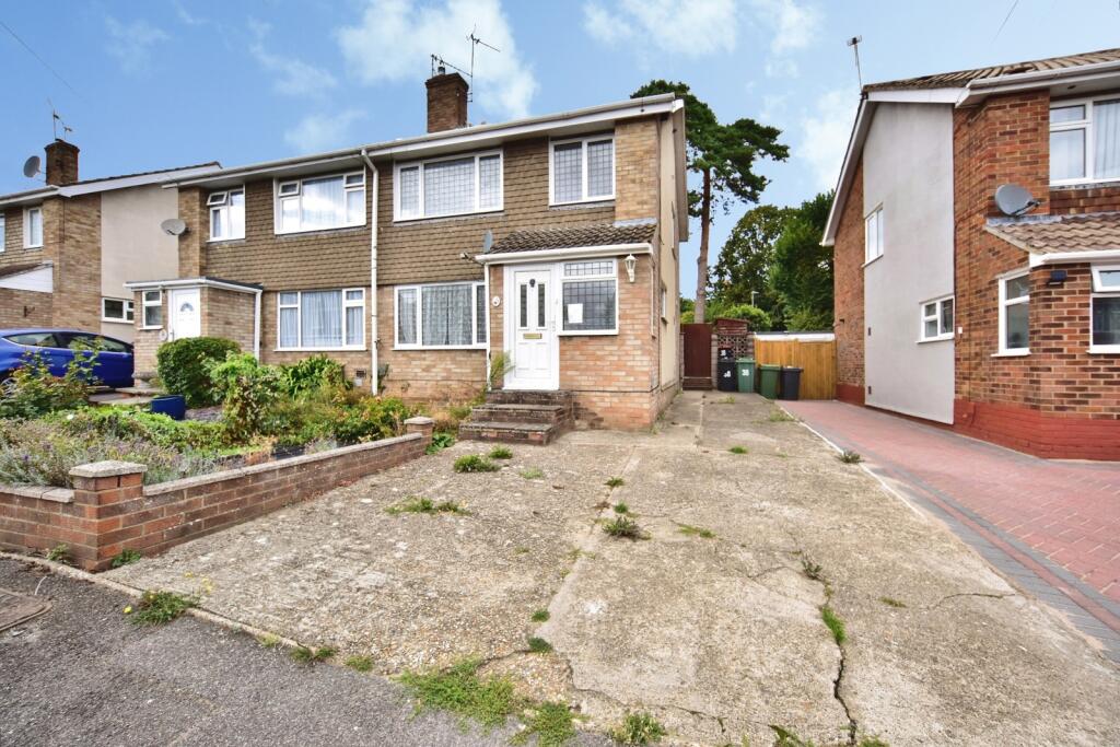 Main image of property: Charlbury Close, Maidstone, Kent, ME16