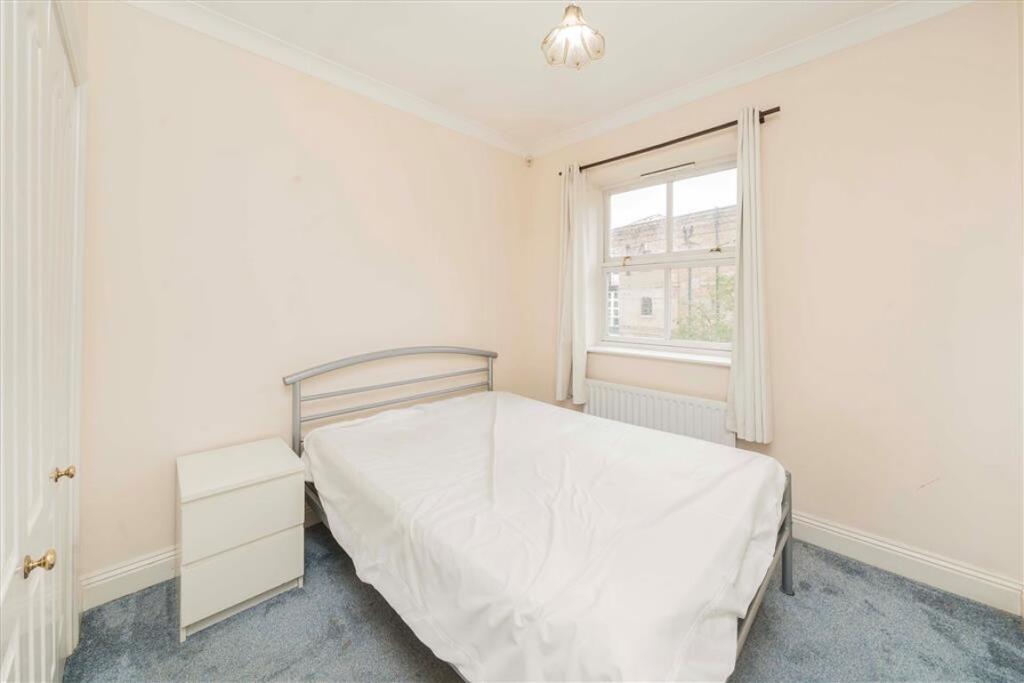 Apartment in London - More