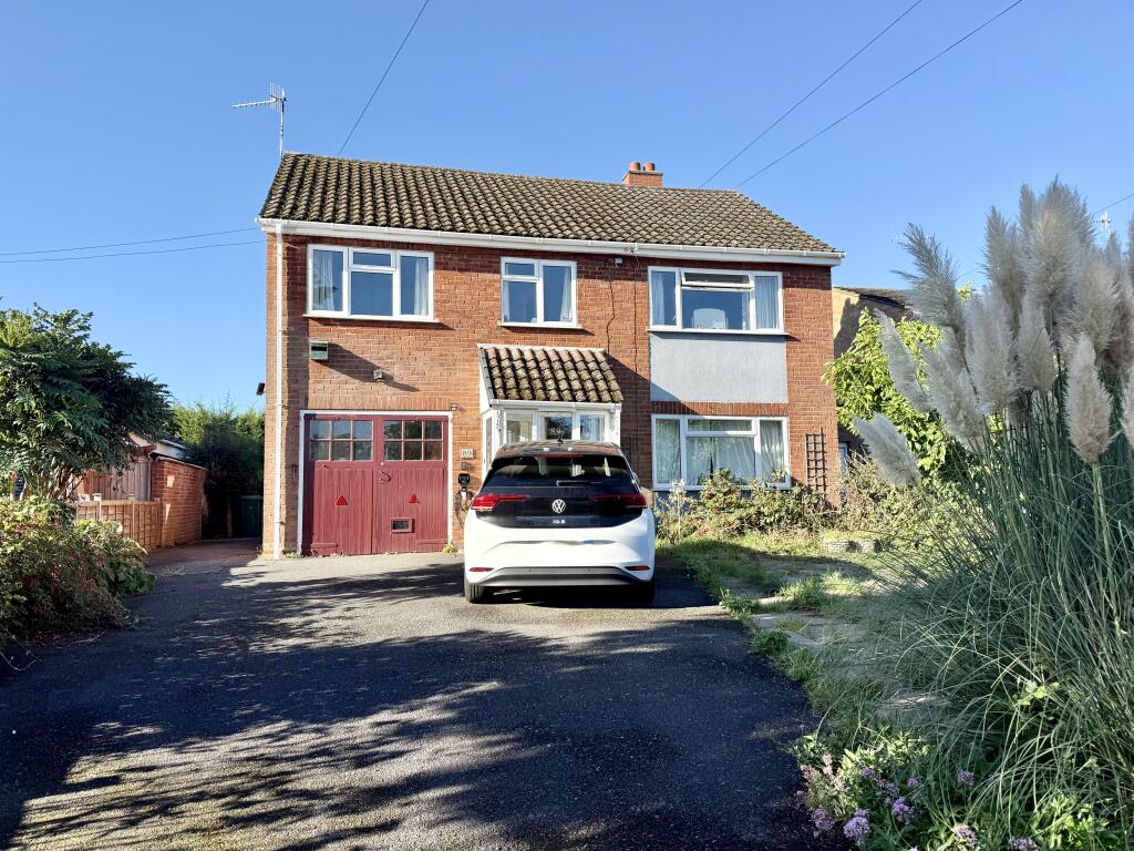 Main image of property: South Green Drive, Stratford-upon-avon, Warwickshire
