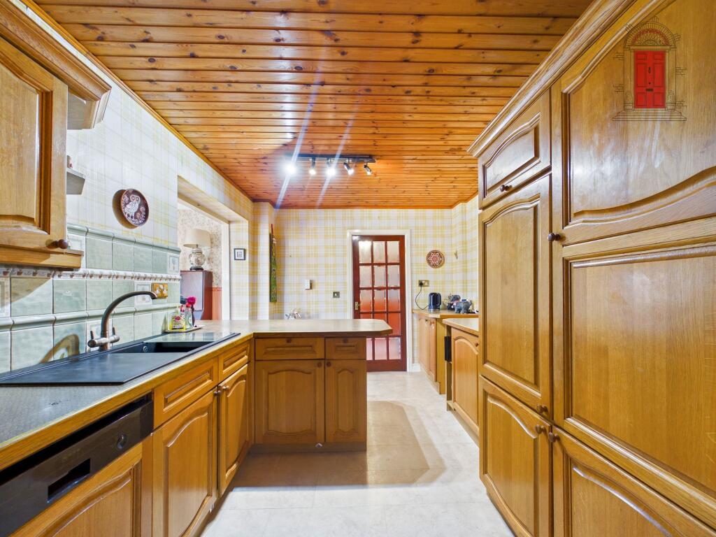 Ffordd Pentre, Mold, CH7 photo 5