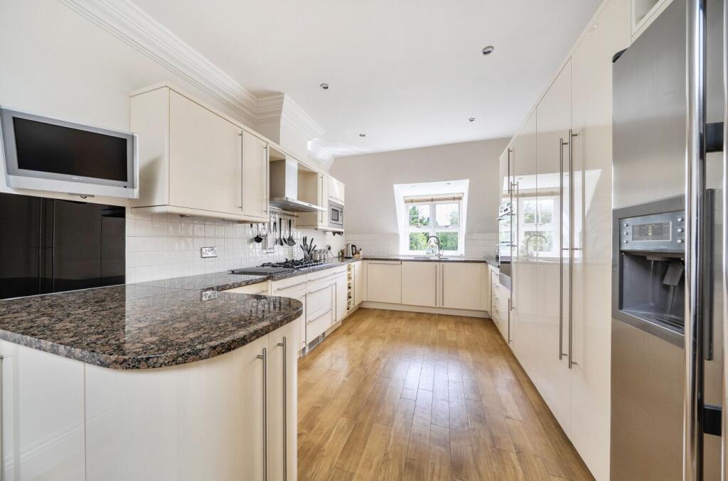 Apartment in Sevenoaks - View 5