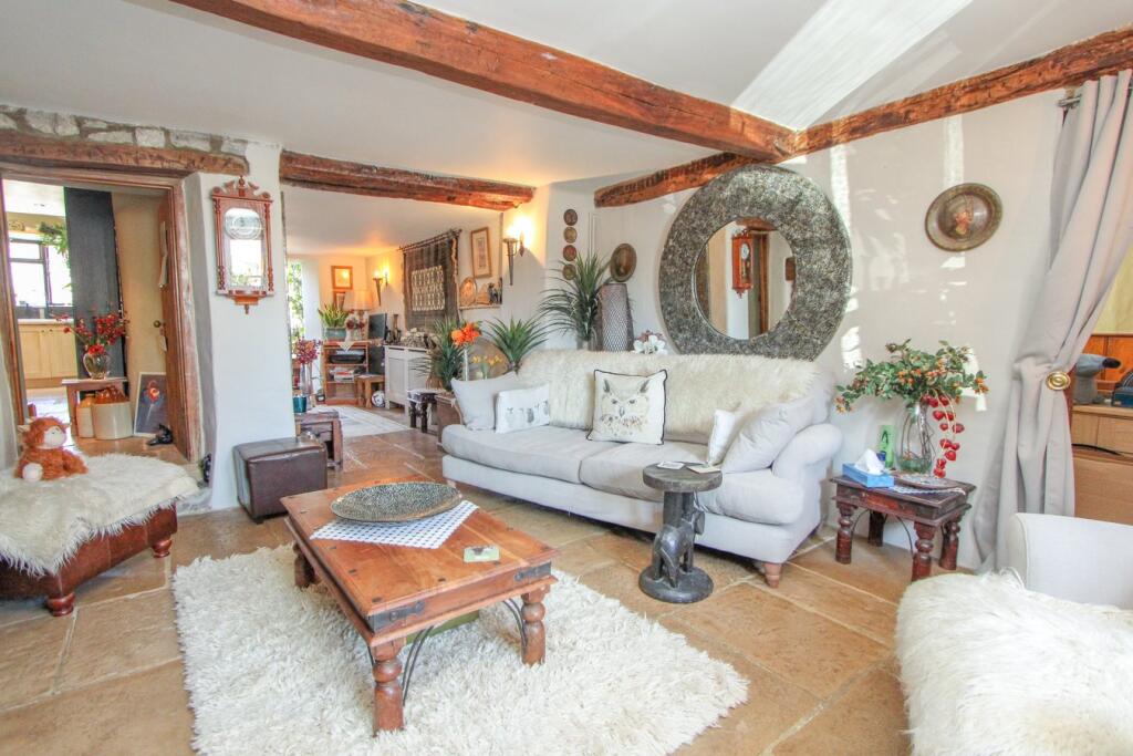 House in Chipping Sodbury, Sodbury - More