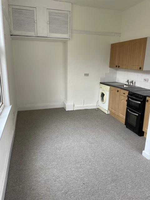 Apartment in Coventry, Spon End - More