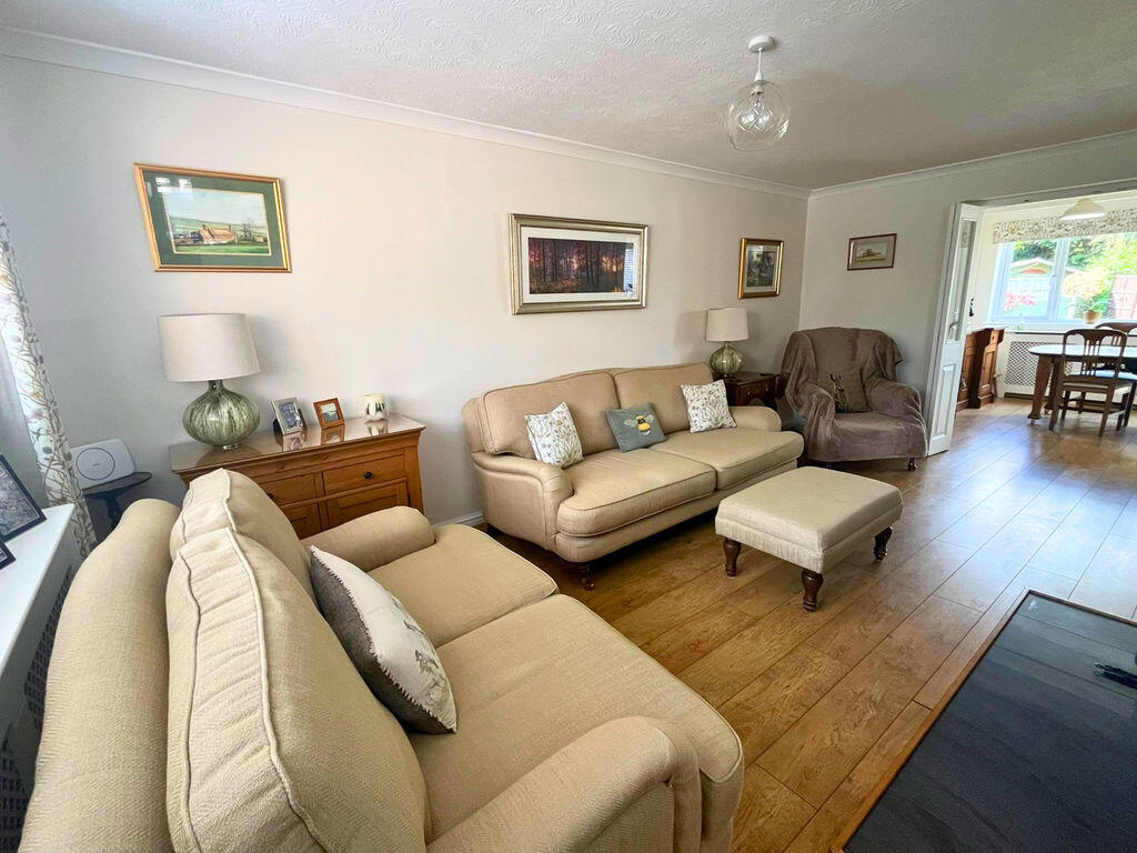 Kingsley Close, Newbury photo 3