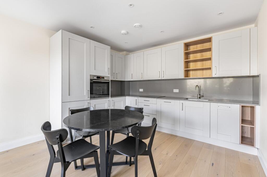 Apartment in London - View 3