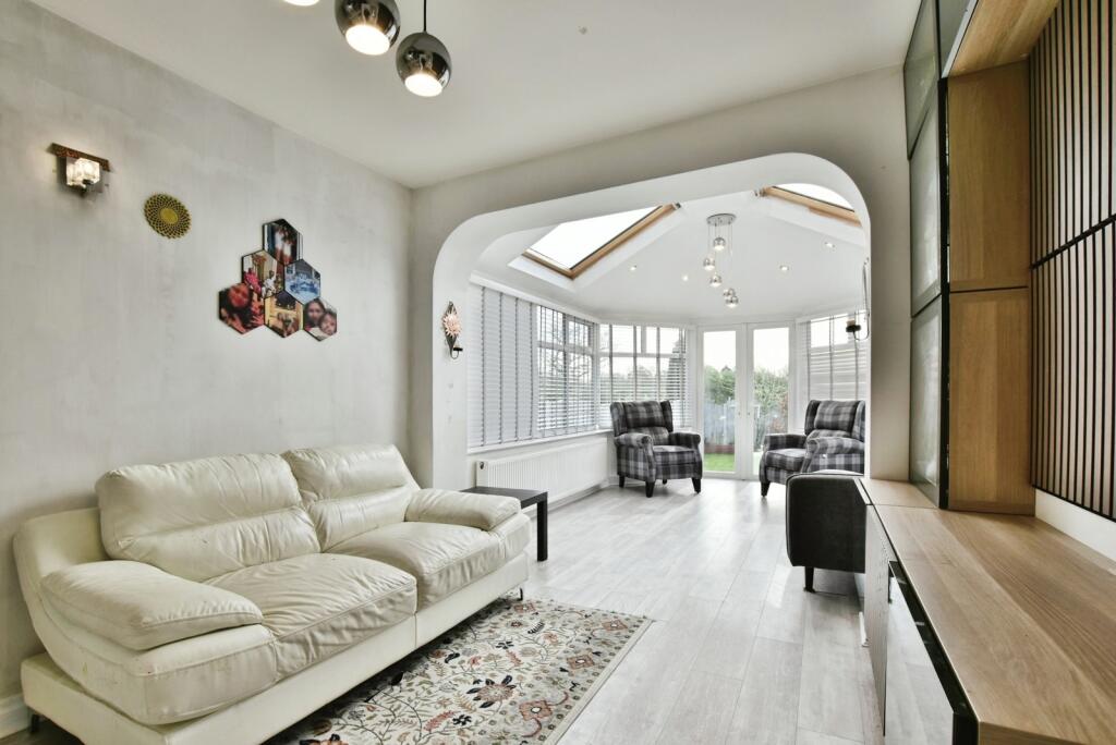 Trafford Drive, Timperley, Altrincham, WA15 – další
