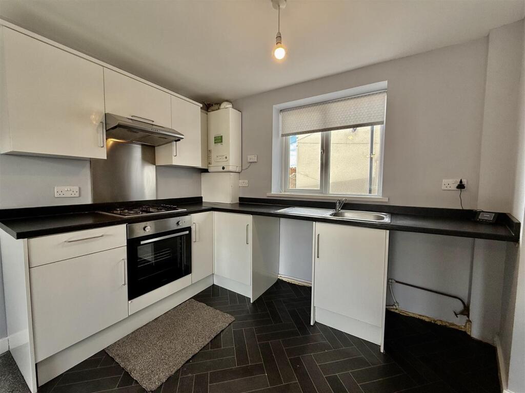 Apartment in Newcastle upon Tyne - View 4