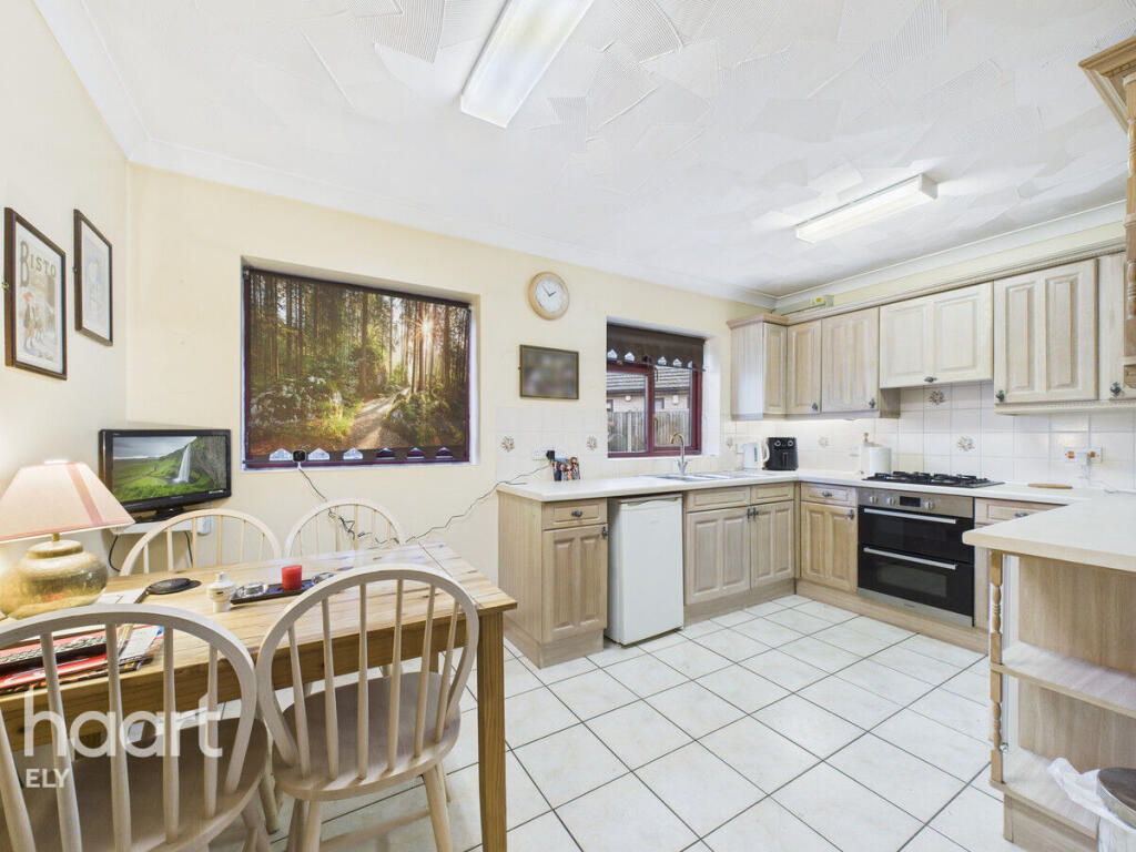 Tramar Drive, Sutton photo 4