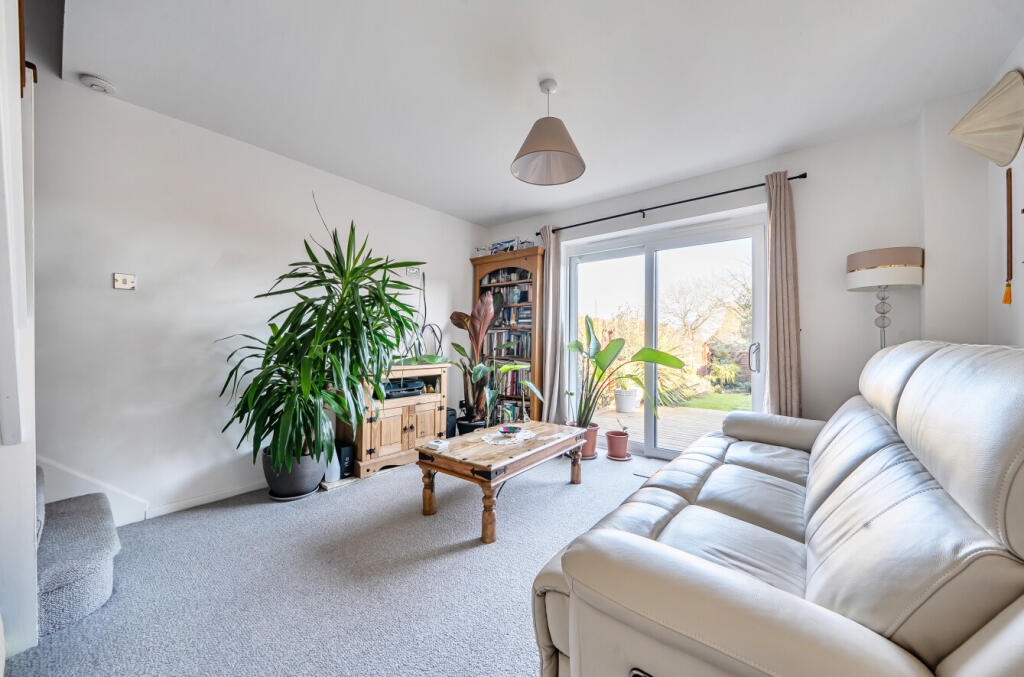 Farmington Drive, Witney, Oxfordshire photo 3