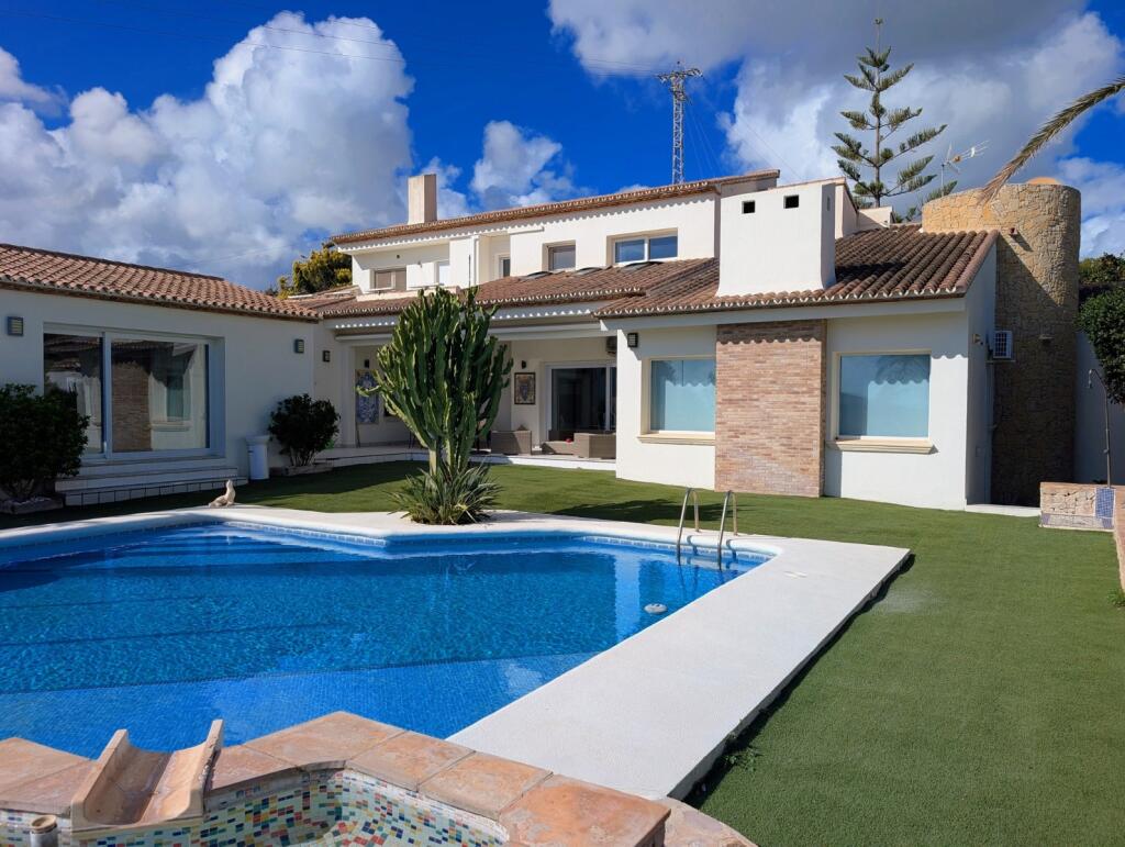 Main image of property: Valencia, Alicante, Moraira