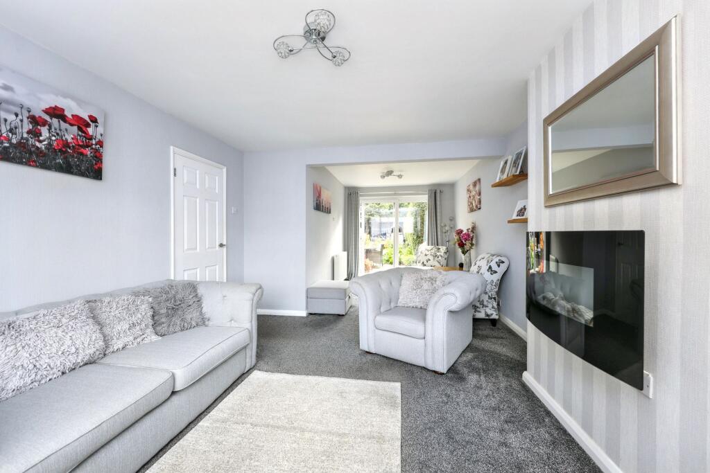 House in Hemel Hempstead - More