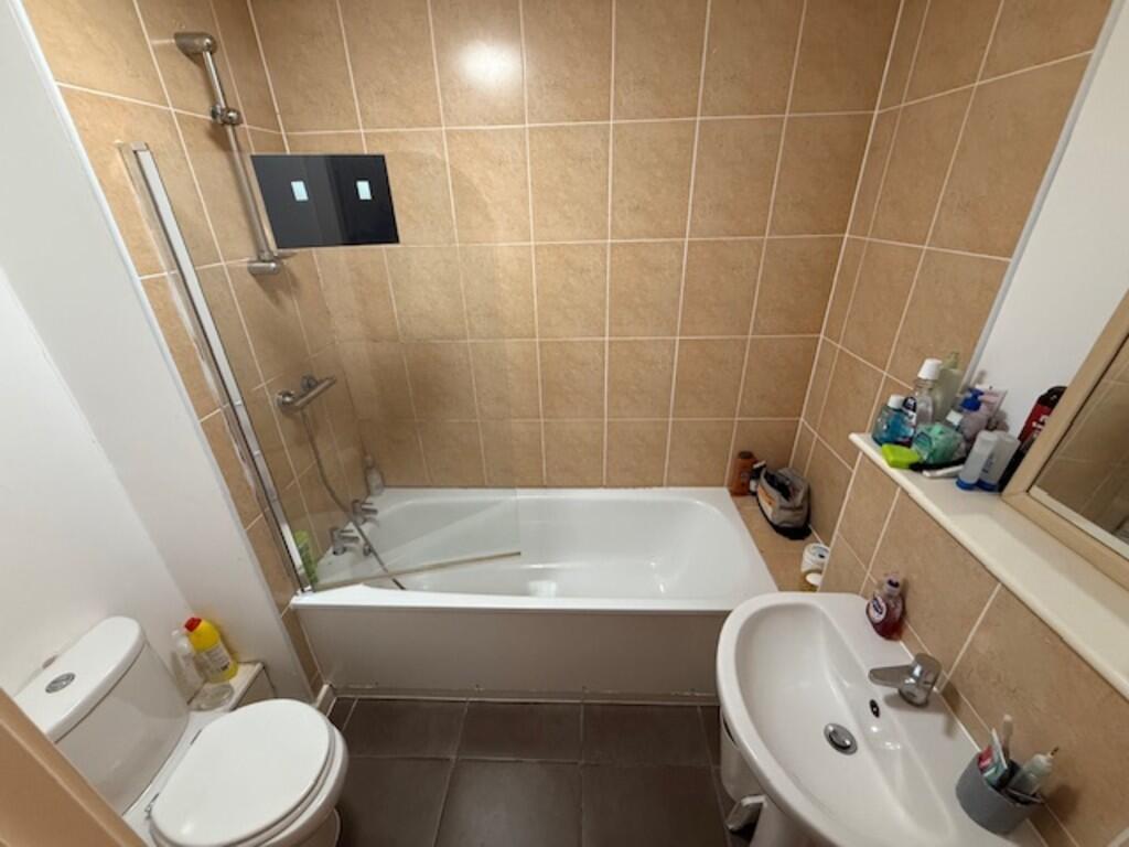 Apartment in Salford, Ordsall - View 4