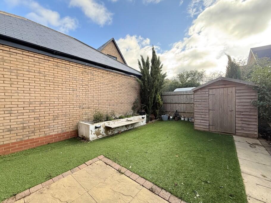 House in Milton Keynes, Whitehouse - View 5