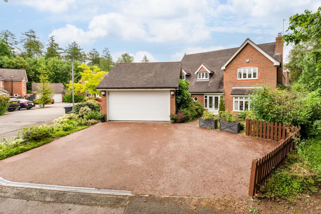 4-bed detached on NN16 Forest Glade, Kettering, £575,000