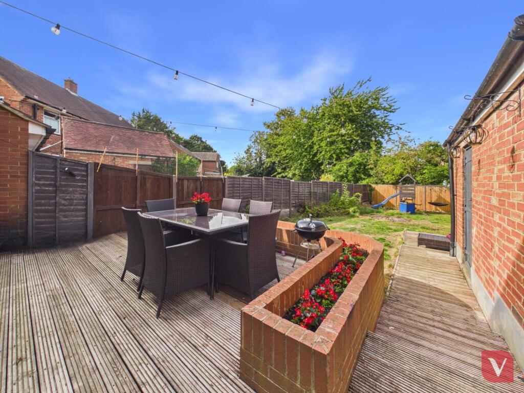 House in Luton - View 4