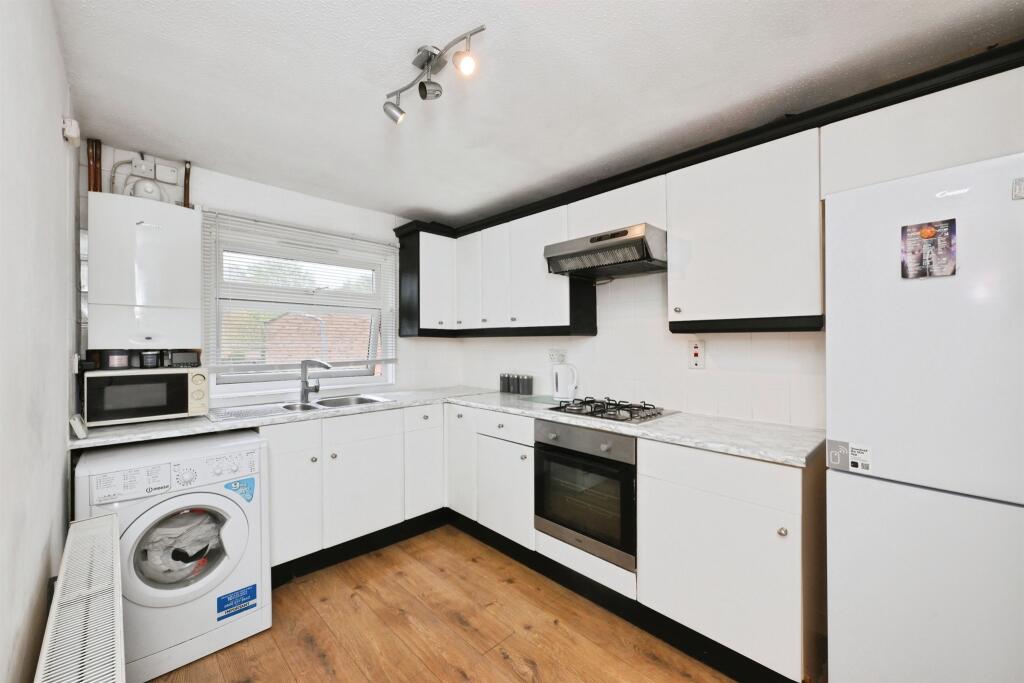 Apartment in Harlow, Essex - View 2