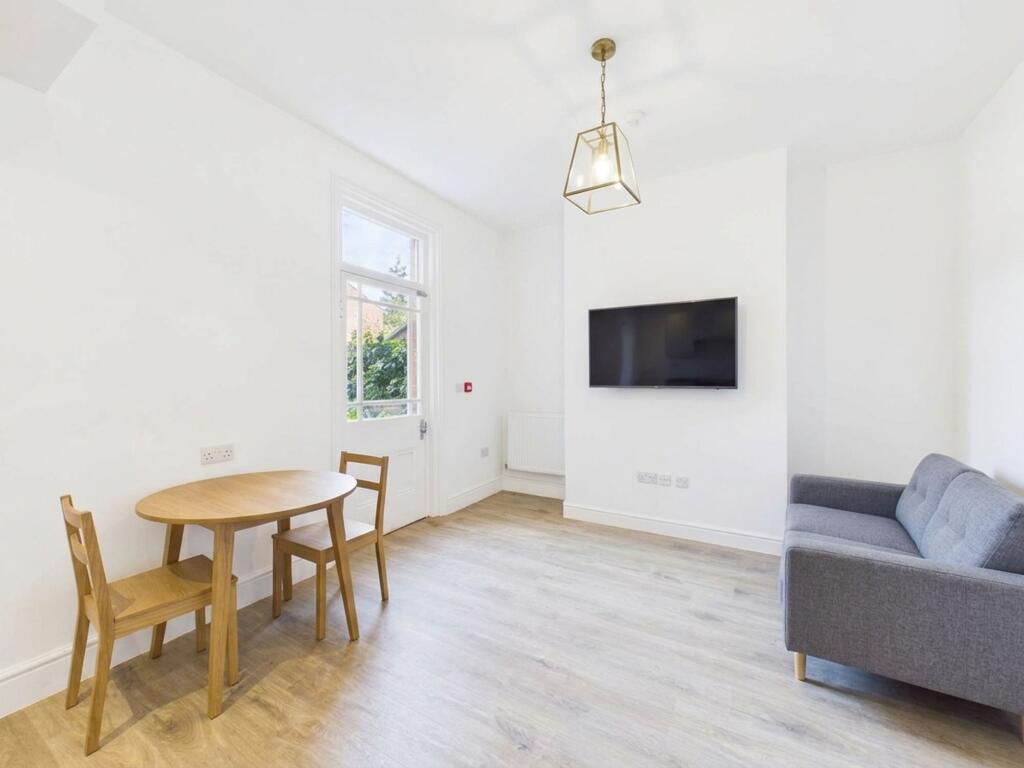 House in Gloucester, Kings Barton - View 5