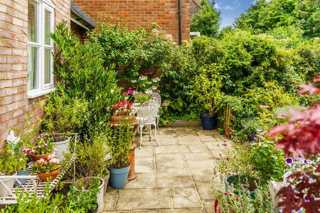 Little Common Lane, Bletchingley, Redhill - View 2