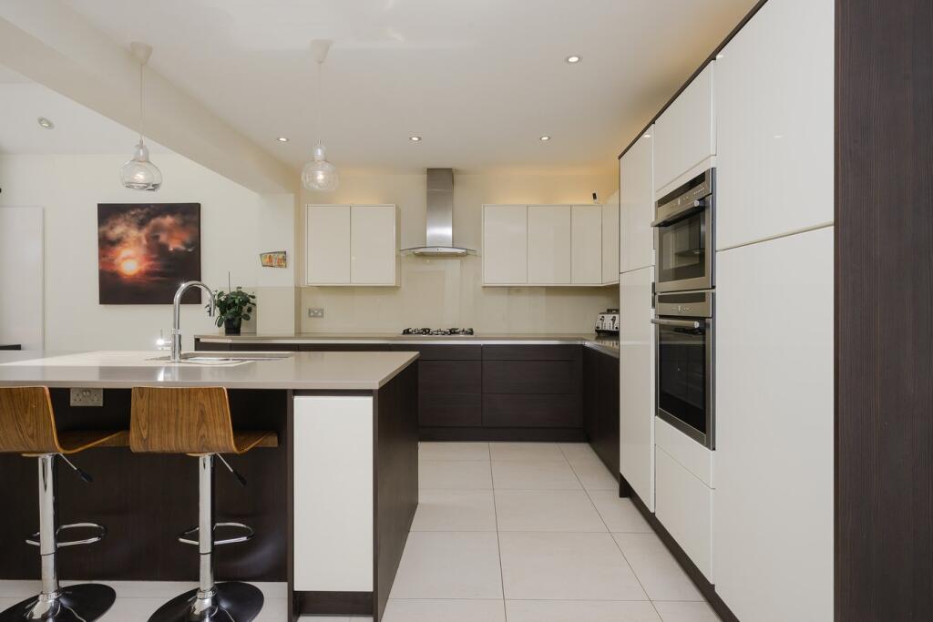 Heath Ridge Green, Cobham, KT11 - View 6